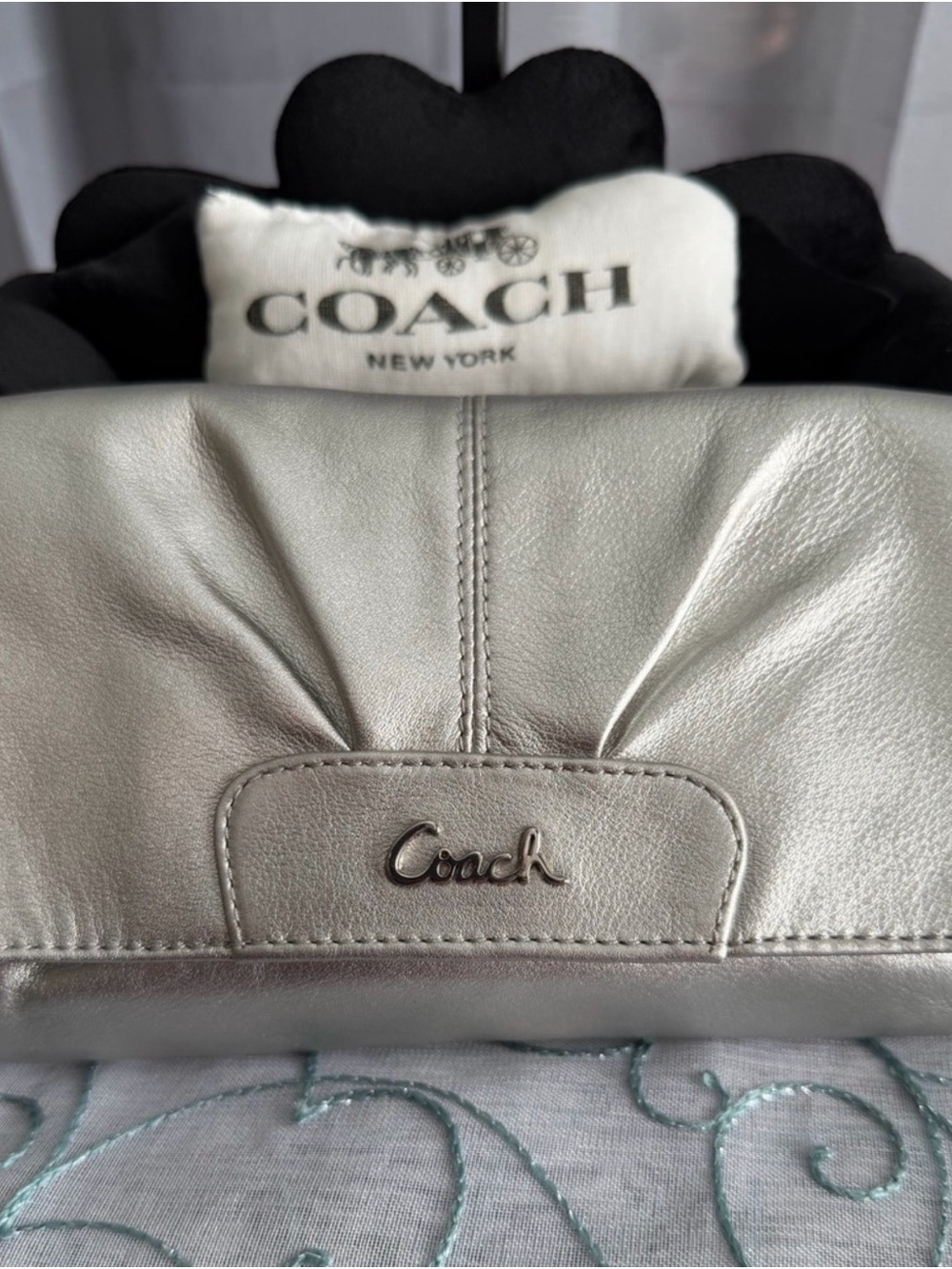 Coach Ashley Large Wristlet (2010-2011) - Picture 11 of 11